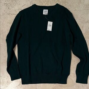 NWT! GAP boys Deep Green V-Neck Sweater size M